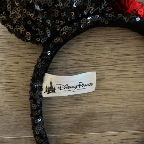 Sequined Minnie Mouse ears. Headband. Classic red and black. Disney. New. - Picture 3 of 3